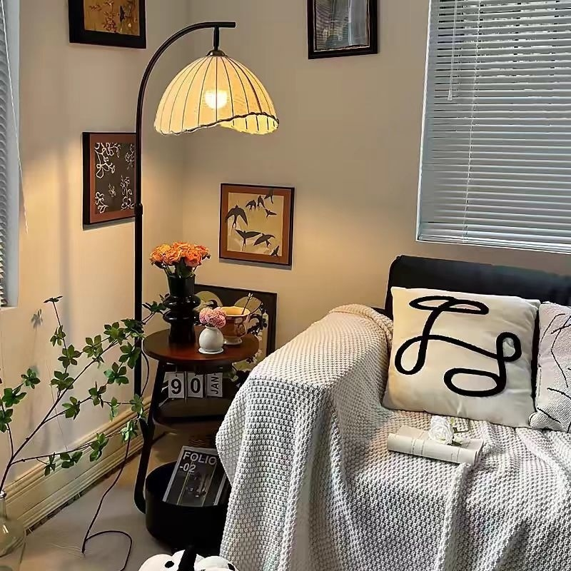 Vloerlamp Japans — met bijzettafel, hout en stof — afbeelding 3