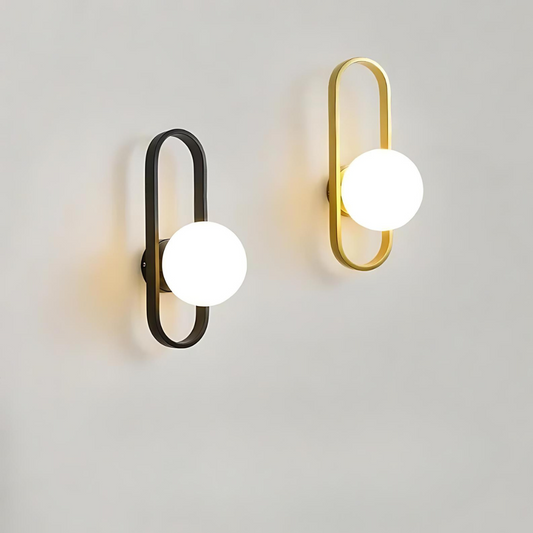 Wandlamp Camille — matglas en metaal, fitting E27 — afbeelding 1