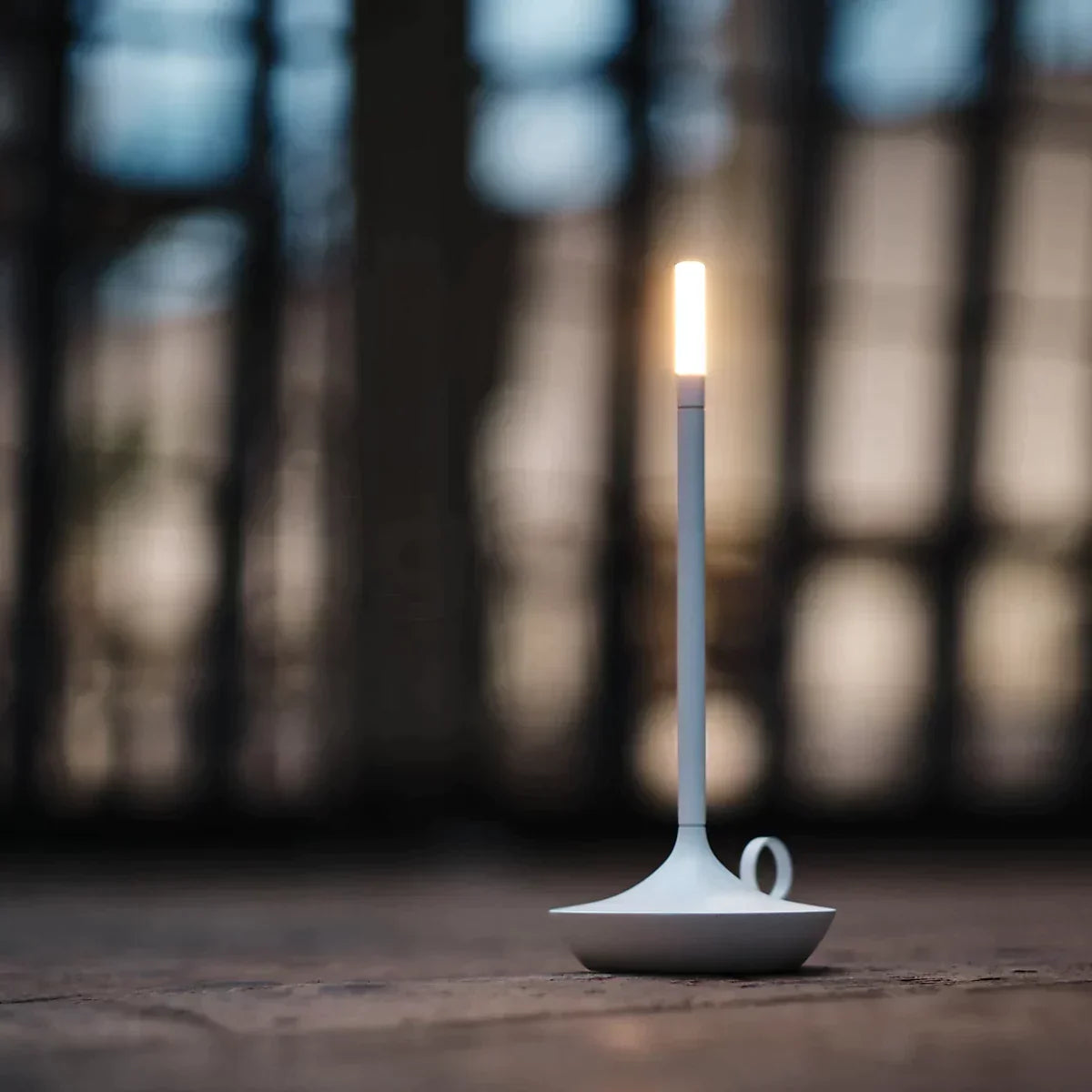 Draadloze tafellamp Kaars — geborsteld aluminium — afbeelding 5