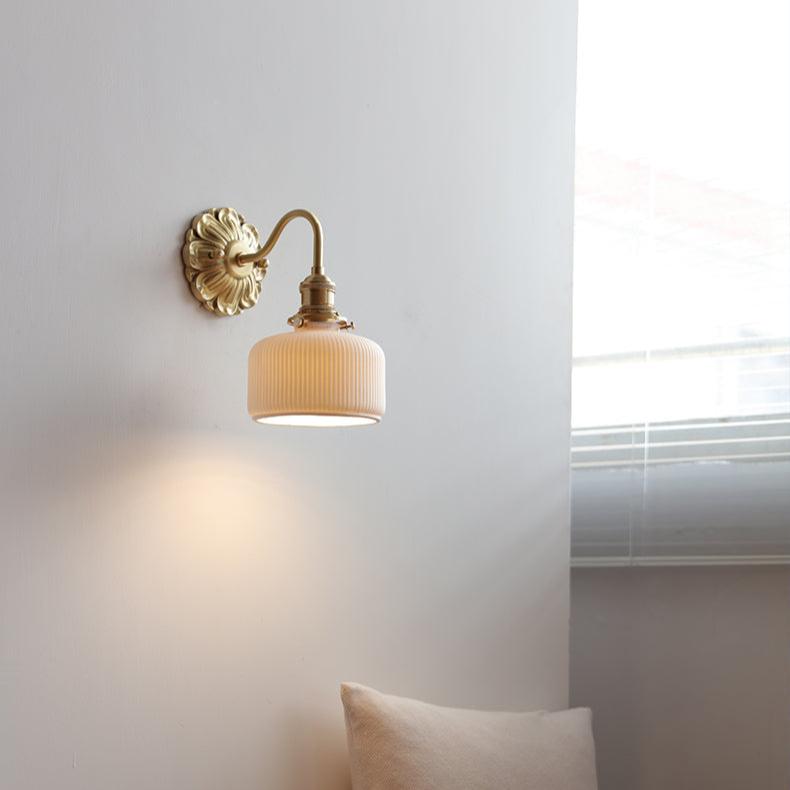 Wandlamp Keramiek — witte kap en messing wandplaat — afbeelding 4
