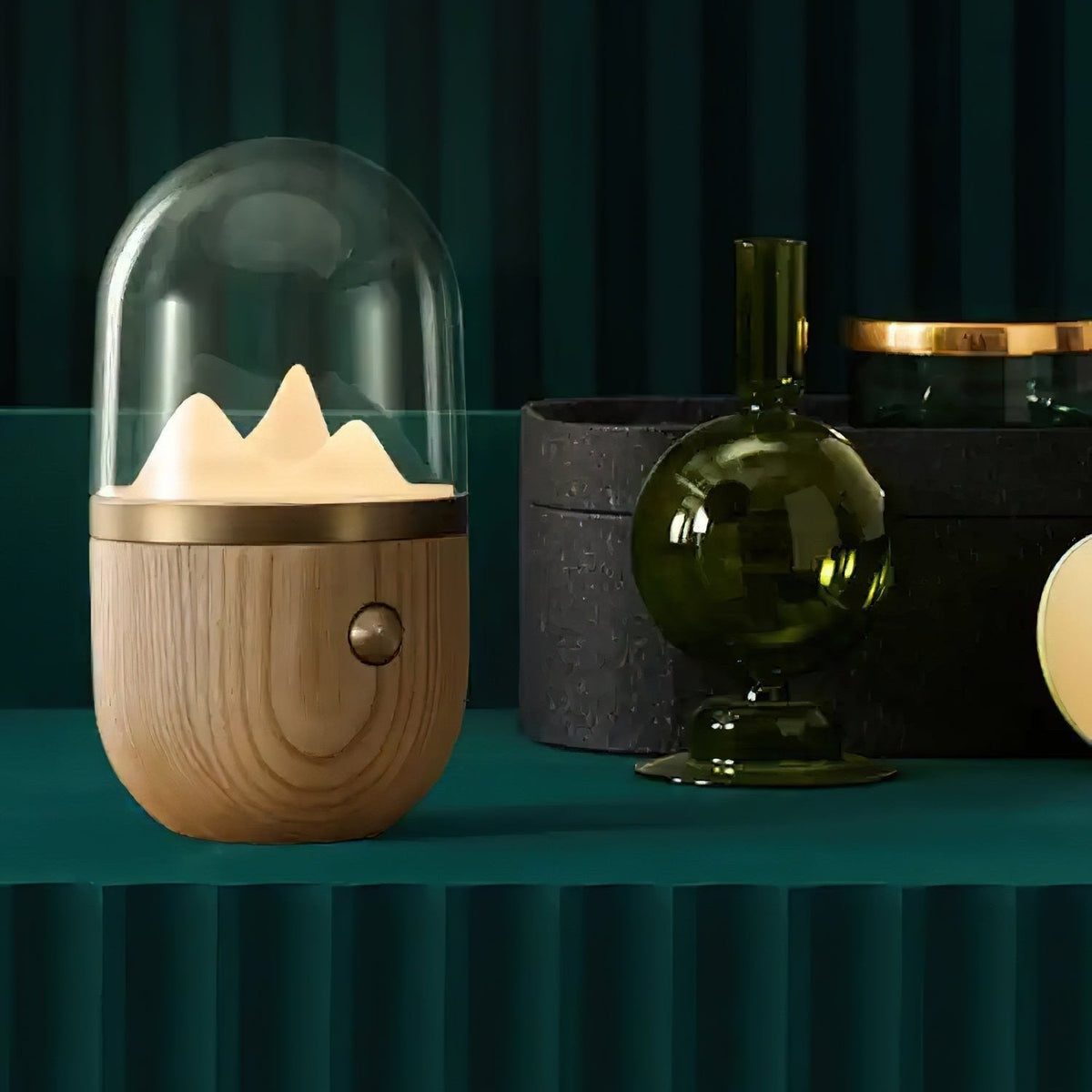 Tafellamp Bergtop — matglas en houten voet — afbeelding 2
