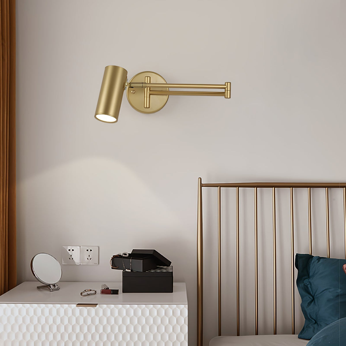 Wandlamp Zwenkarm — draaibaar, drie lichtkleuren — afbeelding 2