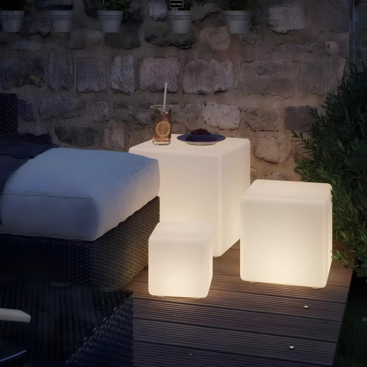 Buitenlamp Kubus — polyetheen, accu, afstandsbediening — afbeelding 4