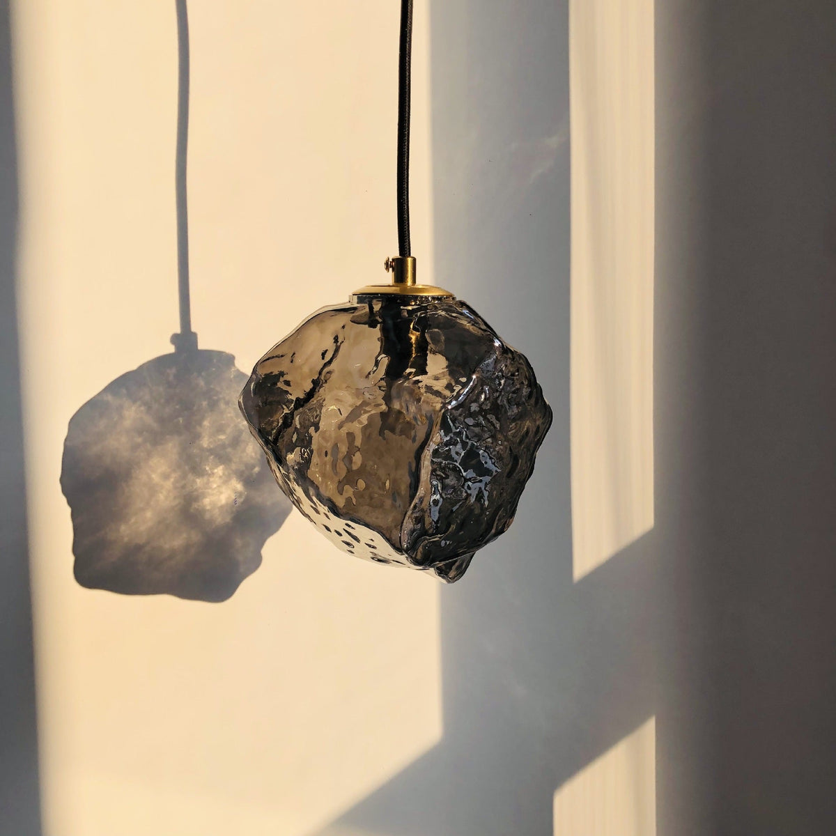Hanglamp Lava — glas en koper, fitting G9, Ø 15 cm — afbeelding 4